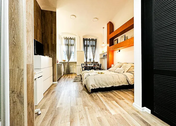 Walk 50M To Market Square & Rynek! Stylish 1Br, Kitchen