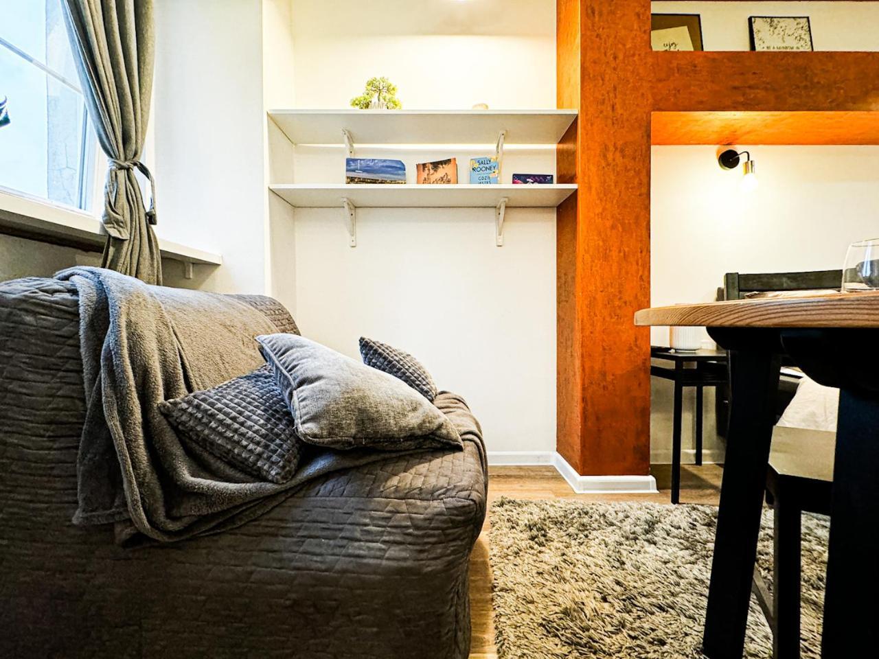 Walk 50m To Market Square & Rynek! Stylish 1br, Kitchen Wroclaw